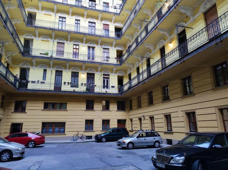 - Wesselenyi Pearl Budapest